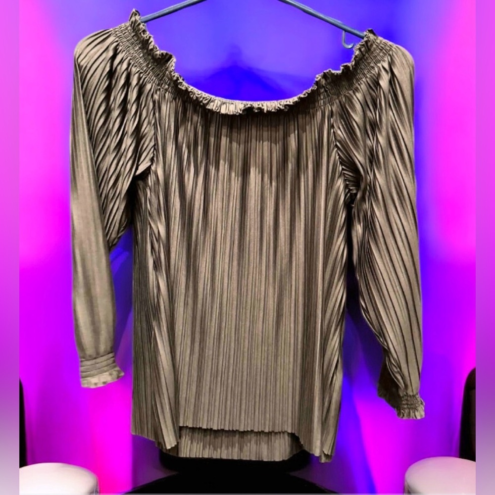 Banana republic Elegant black Women's Top blouse SMALL - Picture 2 of 5